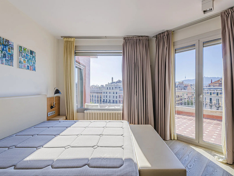 Penthouse with private terrace in the Eixample Dret area, Barcelona. Photo:  16