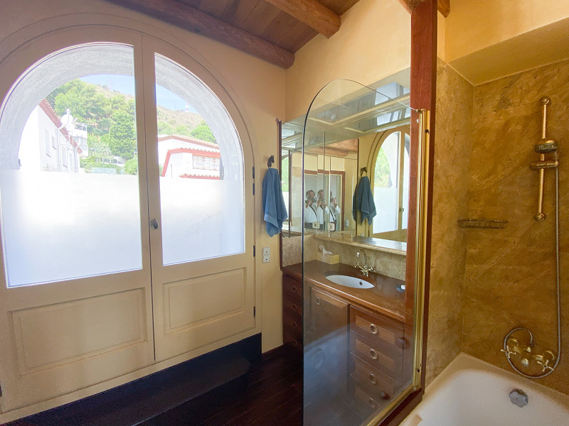 Luxury house in Pedralbes. Photo:  40