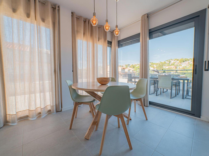 Elegant Duplex Penthouse with Sea Views in Sitges. Photo:  29