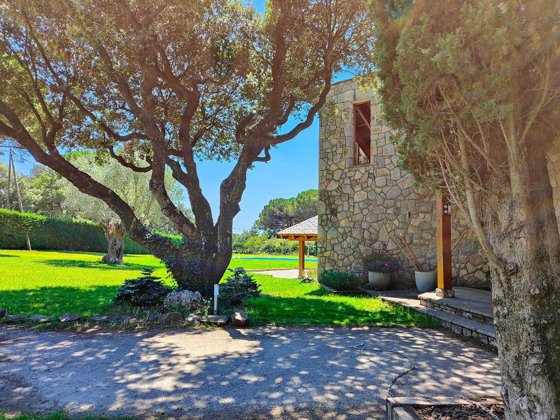 Stylish home in El Montanyà. Photo:  25