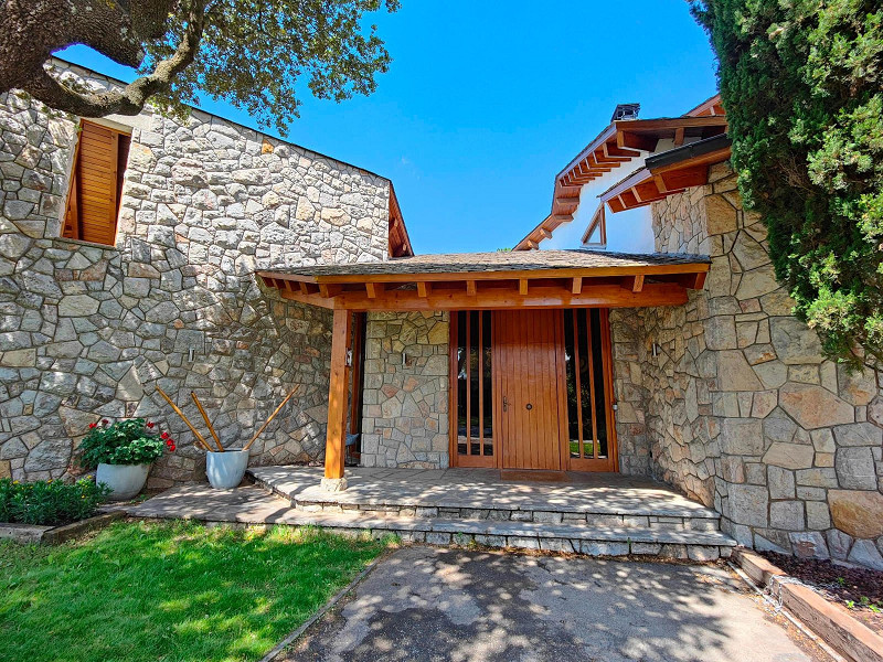 Stylish home in El Montanyà. Photo:  29