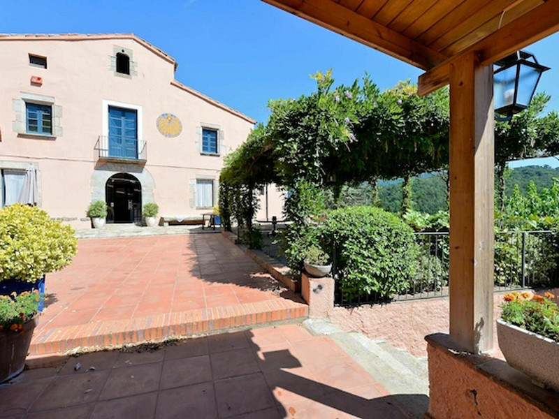 Historic estate in the Monnegre Natural Park, Vallgorguina. Photo:  2