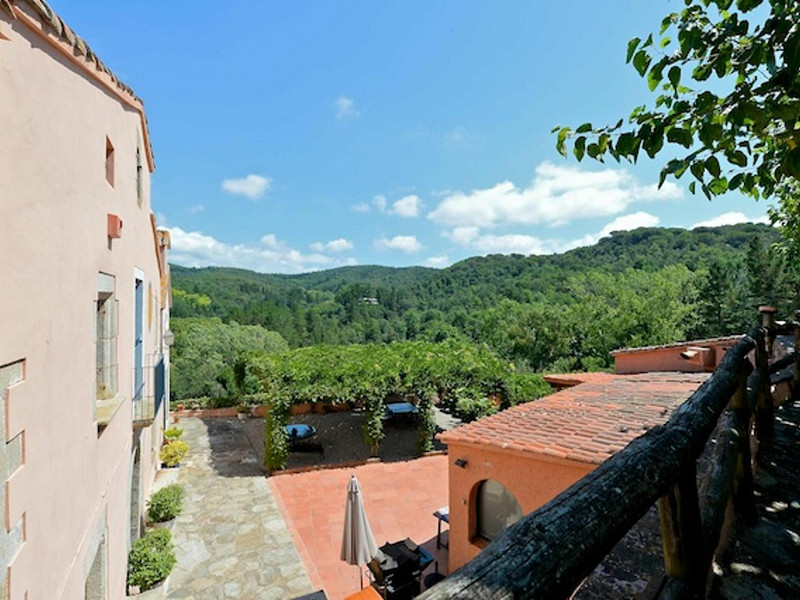 Historic estate in the Monnegre Natural Park, Vallgorguina. Photo:  52