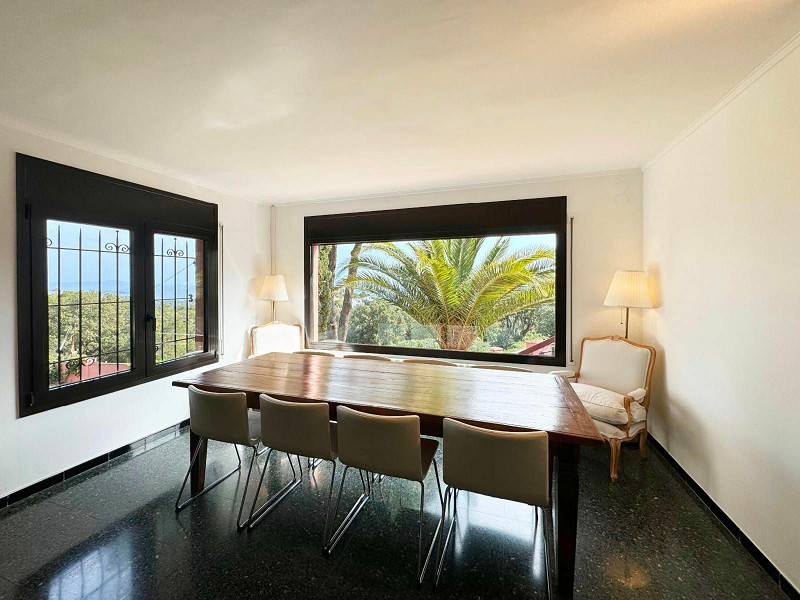 Elegant Villa with Sea Views in Begur. Photo:  5