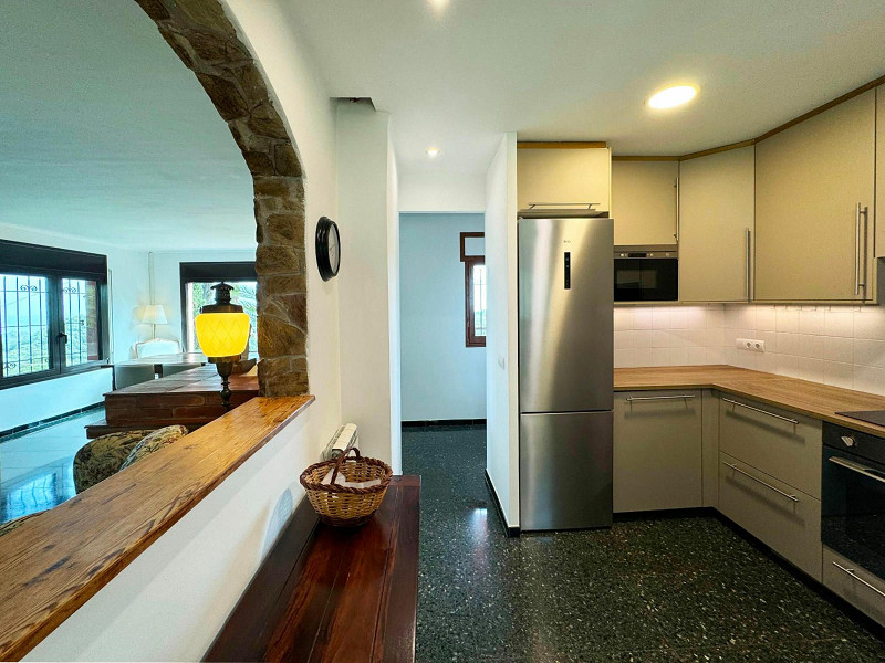 Elegant Villa with Sea Views in Begur. Photo:  9