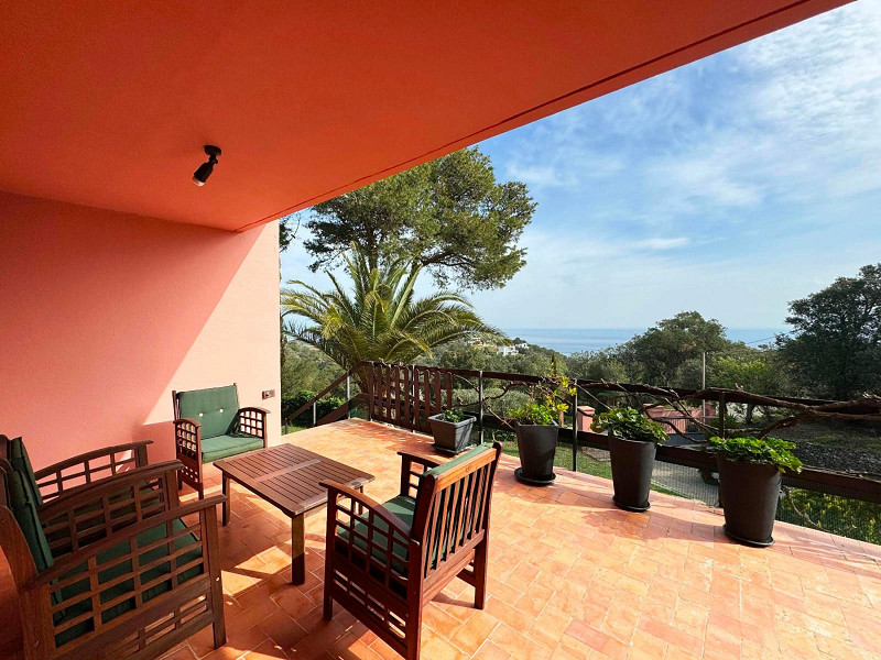 Elegant Villa with Sea Views in Begur. Photo:  17