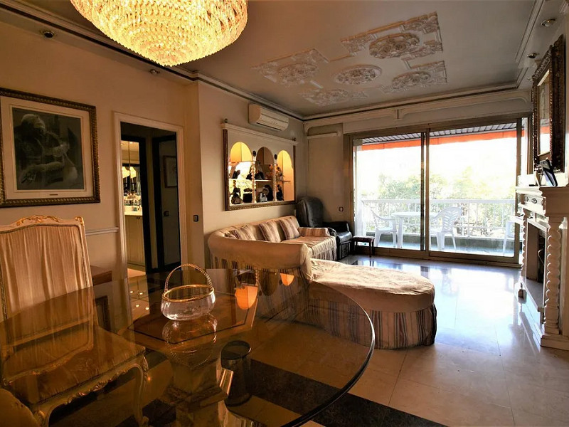 Apartment with Private Terrace in the Central Eixample District, Barcelona. Photo:  5