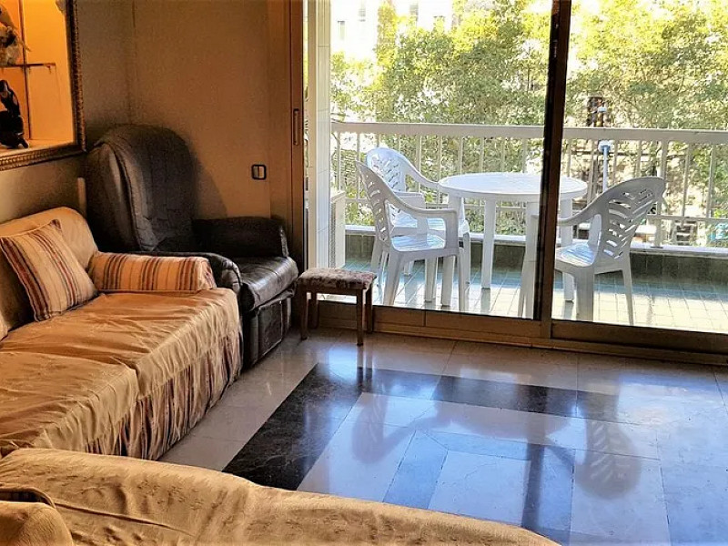 Apartment with Private Terrace in the Central Eixample District, Barcelona. Photo:  6