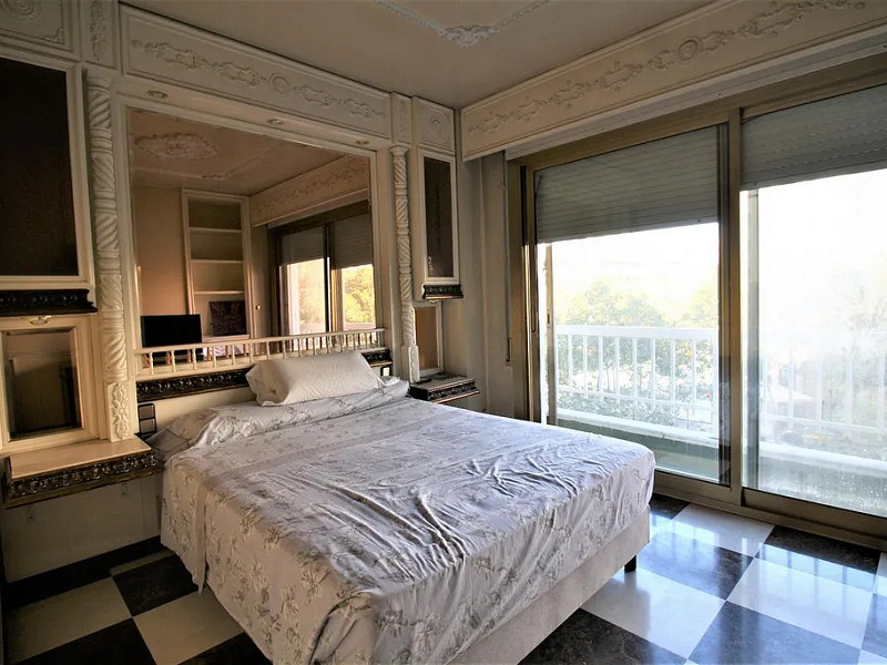 Apartment with Private Terrace in the Central Eixample District, Barcelona. Photo:  16