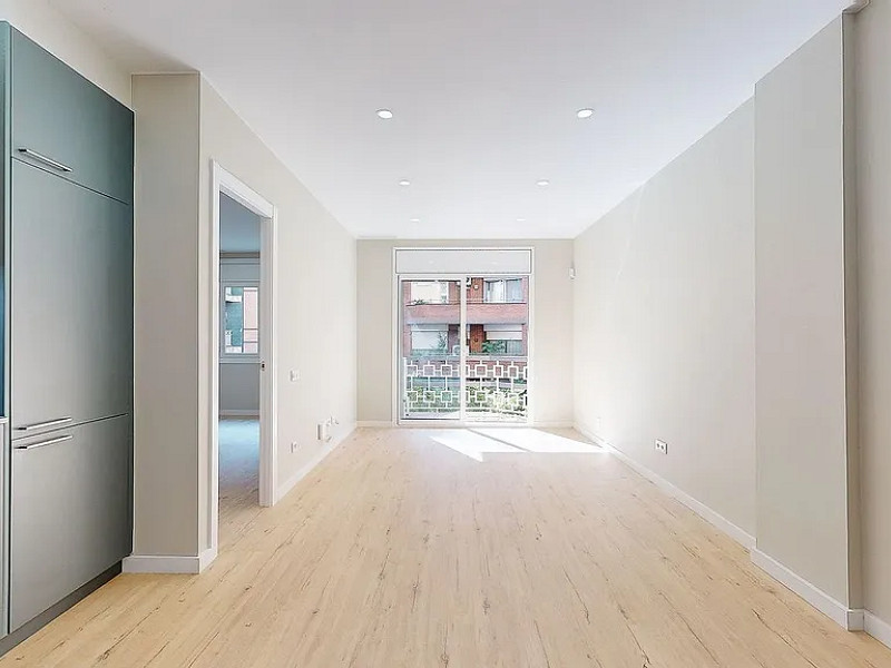 Spacious and Sunny Apartment in the Heart of Gràcia, Barcelona. Photo:  5