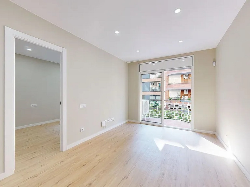 Spacious and Sunny Apartment in the Heart of Gràcia, Barcelona. Photo:  7