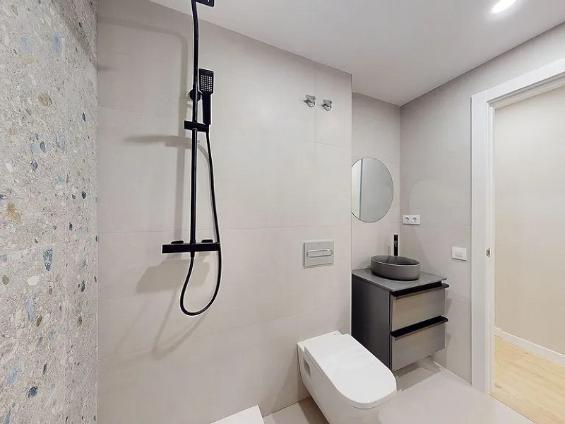 Spacious and Sunny Apartment in the Heart of Gràcia, Barcelona. Photo:  11