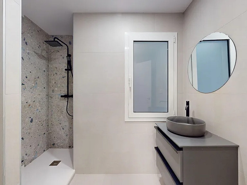 Spacious and Sunny Apartment in the Heart of Gràcia, Barcelona. Photo:  51