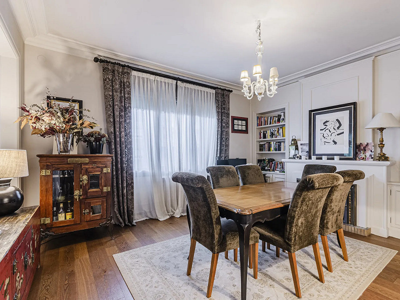 Spacious and Elegant Apartment in a Prestigious Barcelona Neighborhood. Photo:  6