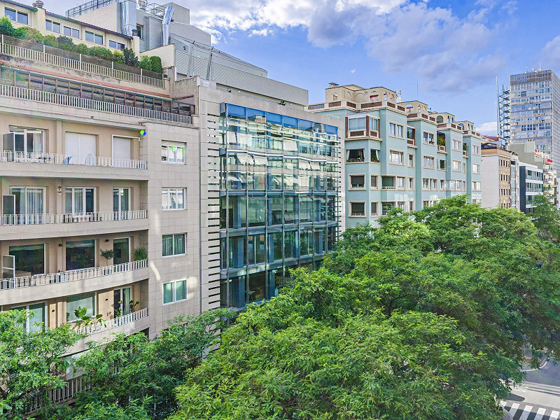 Spacious and Elegant Apartment in a Prestigious Barcelona Neighborhood. Photo:  29