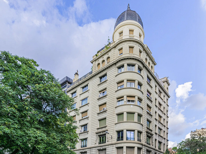 Spacious and Elegant Apartment in a Prestigious Barcelona Neighborhood. Photo:  30