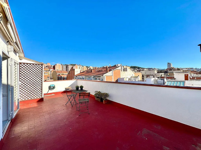 Cozy Penthouse in Gracia, Barcelona. Photo:  24