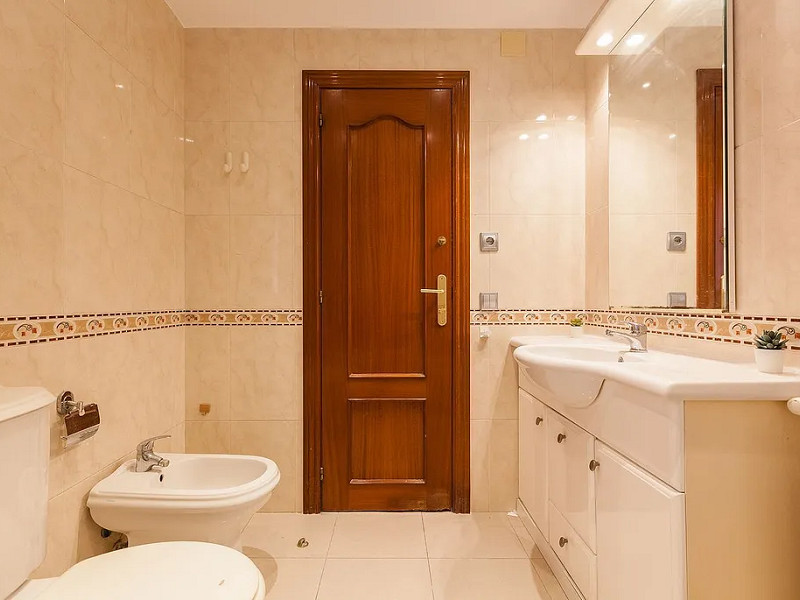 Bright Apartment in a Historic Building in the Eixample, Barcelona. Photo:  12