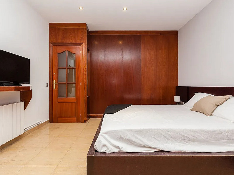 Bright Apartment in a Historic Building in the Eixample, Barcelona. Photo:  16