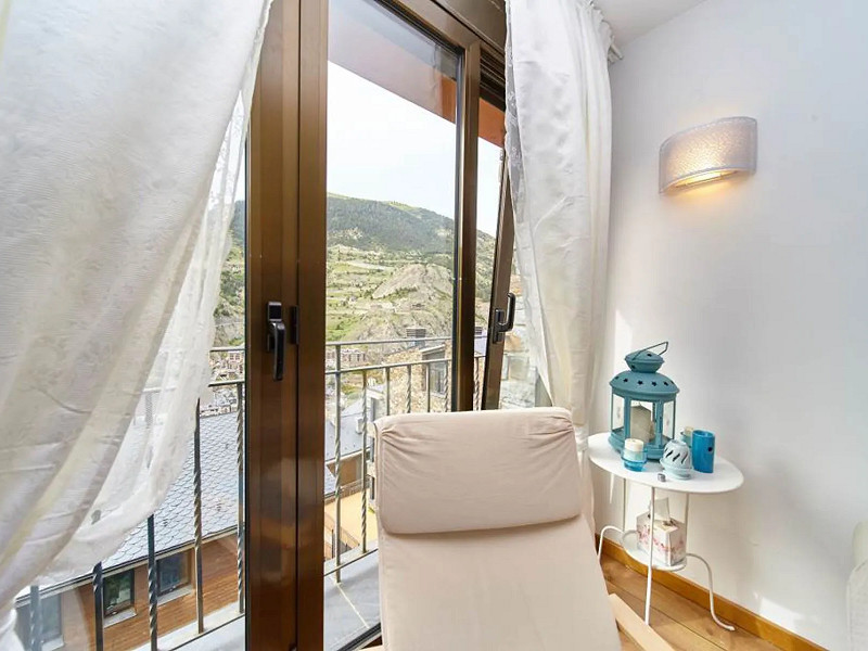 Apartment in the Exclusive Urbanization of Ribagrossa, Andorra. Photo:  3