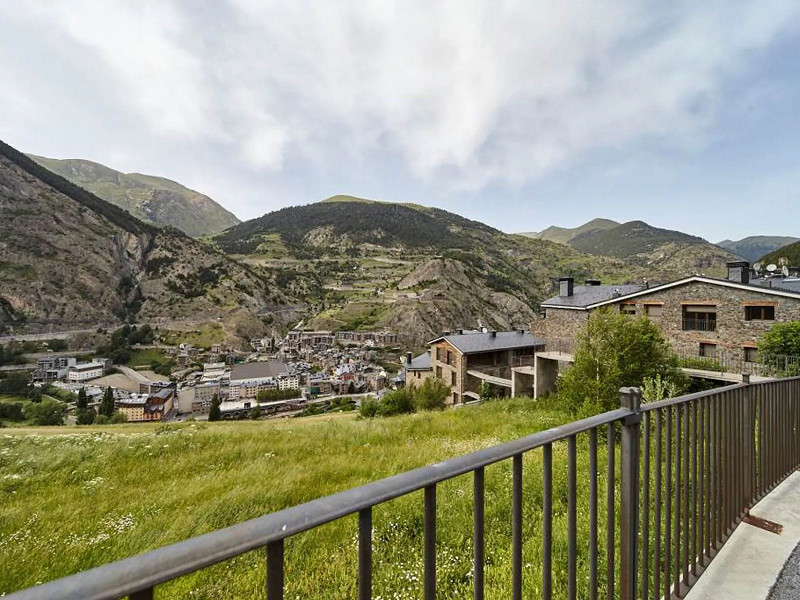 Apartment in the Exclusive Urbanization of Ribagrossa, Andorra. Photo:  18