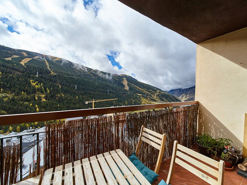 Charming Apartment for Sale in Soldeu, Andorra. Photo:  17