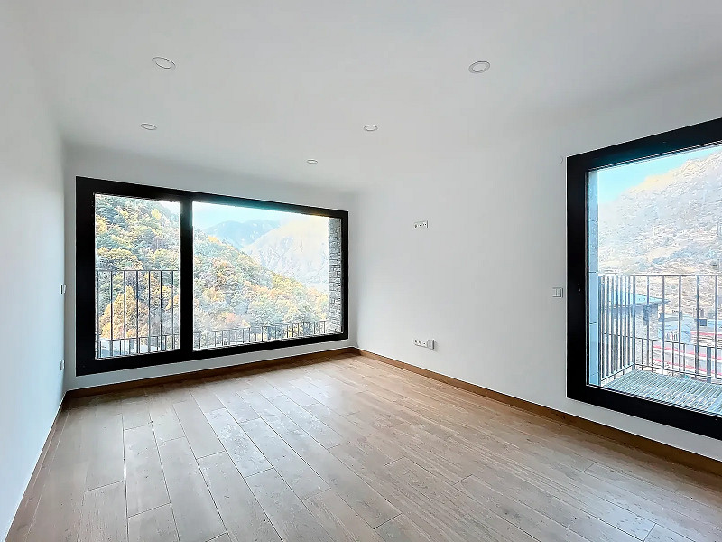 Elegant Apartment for Sale in Les Escaldes, Andorra. Photo:  2