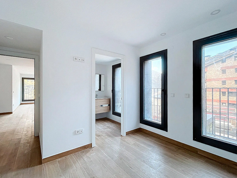 Elegant Apartment for Sale in Les Escaldes, Andorra. Photo:  14