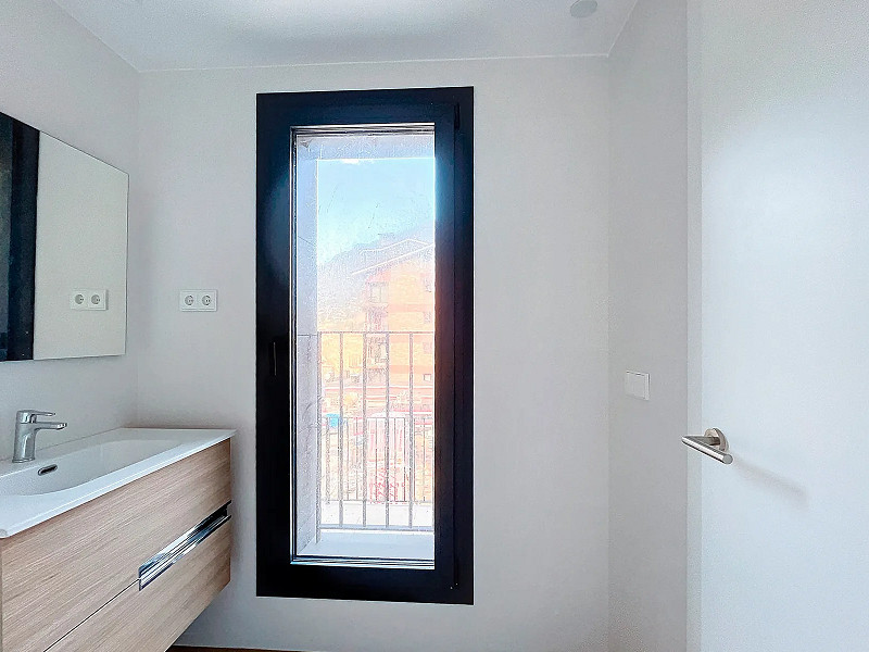 Elegant Apartment for Sale in Les Escaldes, Andorra. Photo:  21