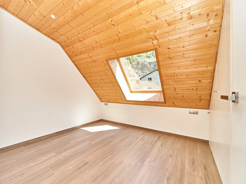 Charming Duplex Penthouse with Mezzanine in La Massana, Andorra. Photo:  6