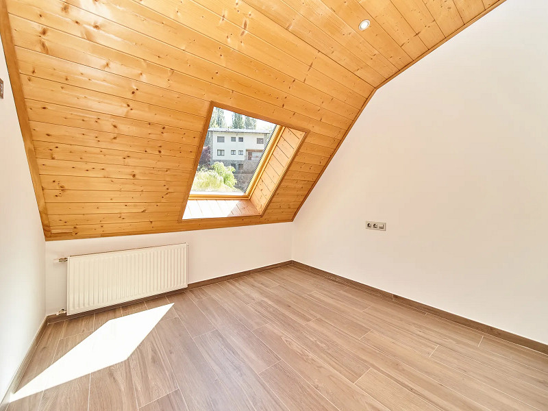 Charming Duplex Penthouse with Mezzanine in La Massana, Andorra. Photo:  8