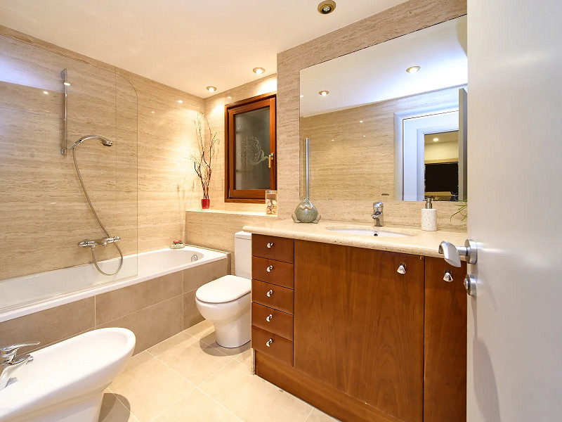 Elegant Apartment for Sale in the Heart of Andorra la Vella, Andorra. Photo:  13