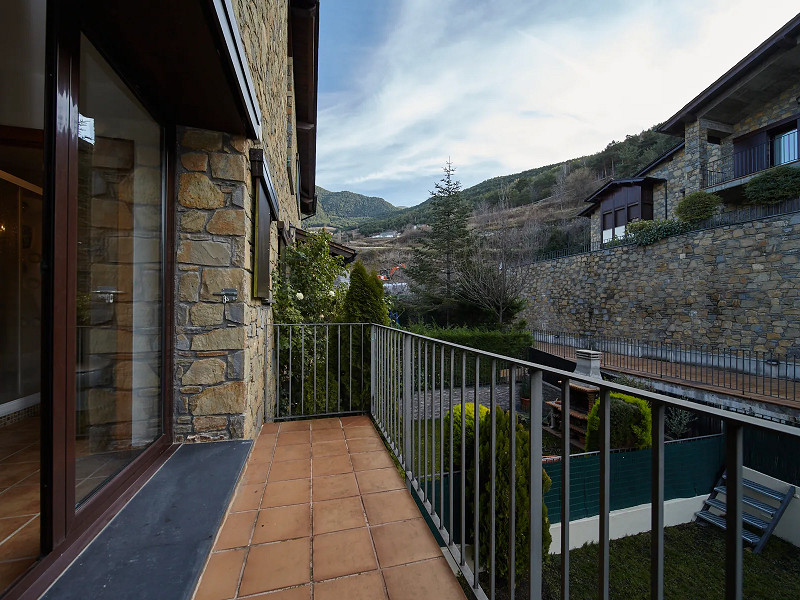 Magnificent Semi-Detached House in Aixirivall, Sant Julià de Lòria, Andorra. Photo:  8