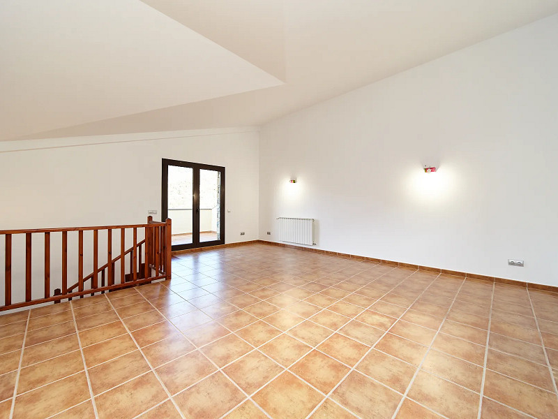 Magnificent Semi-Detached House in Aixirivall, Sant Julià de Lòria, Andorra. Photo:  16