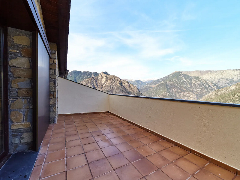 Magnificent Semi-Detached House in Aixirivall, Sant Julià de Lòria, Andorra. Photo:  23