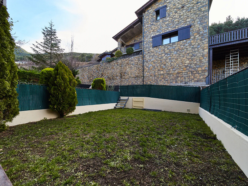 Magnificent Semi-Detached House in Aixirivall, Sant Julià de Lòria, Andorra. Photo:  26