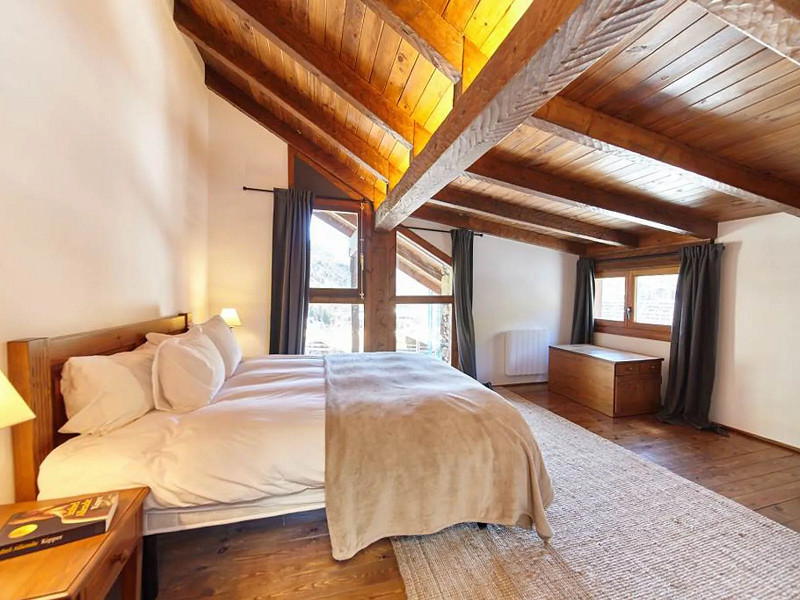 Elegant Triplex in La Pleta del Tarter, Andorra. Photo:  12