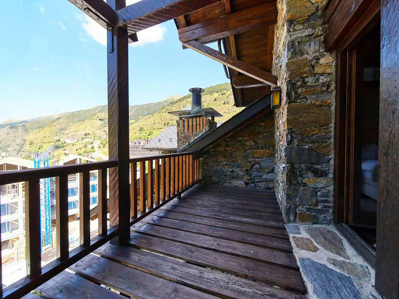 Elegant Triplex in La Pleta del Tarter, Andorra. Photo:  21