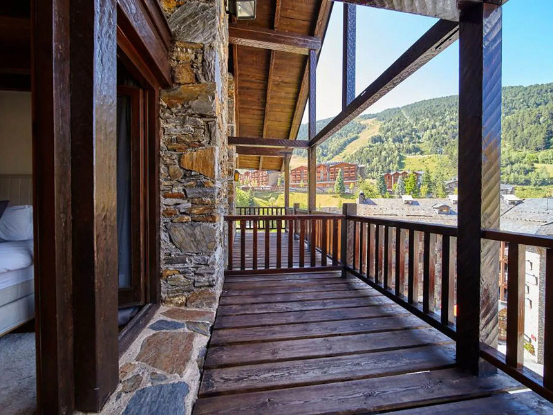 Elegant Triplex in La Pleta del Tarter, Andorra. Photo:  22