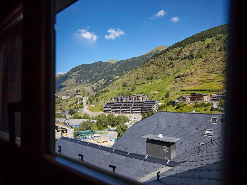 Elegant Triplex in La Pleta del Tarter, Andorra. Photo:  23