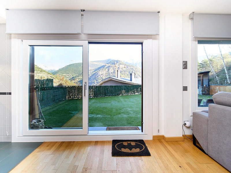 Elegant Ground Floor Apartment with Terrace and Panoramic Views in Ordino, Andorra. Photo:  6