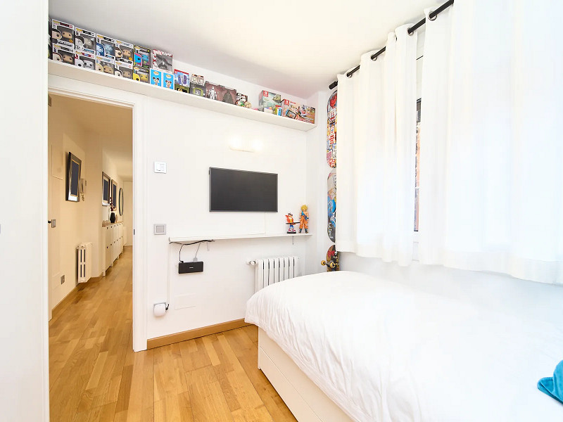 Elegant Ground Floor Apartment with Terrace and Panoramic Views in Ordino, Andorra. Photo:  18