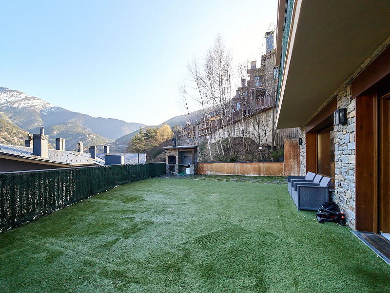 Elegant Ground Floor Apartment with Terrace and Panoramic Views in Ordino, Andorra. Photo:  23