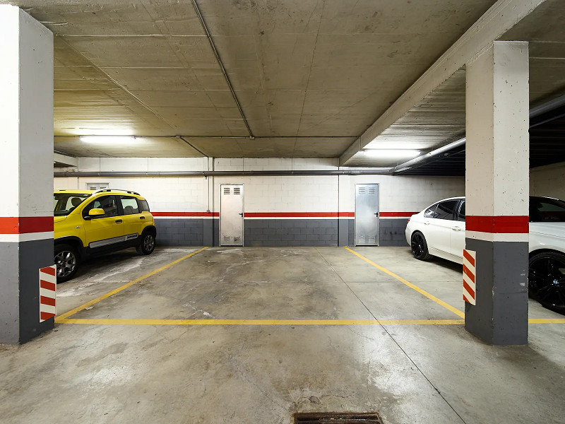 Elegant Ground Floor Apartment with Terrace and Panoramic Views in Ordino, Andorra. Photo:  24