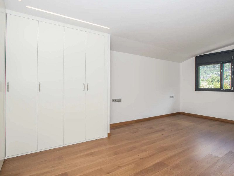 Luxury Apartment for Sale in the Exclusive Area of Vila in Encamp. Photo:  4