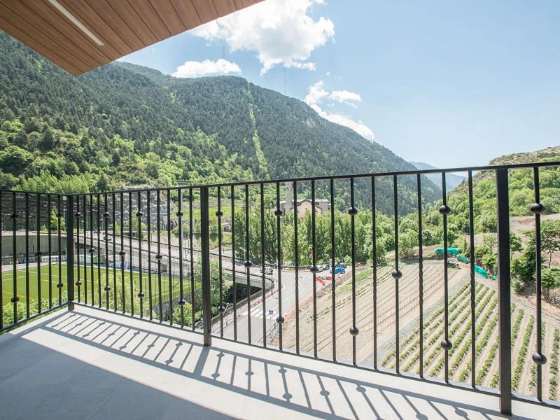 Luxury Apartment for Sale in the Exclusive Area of Vila in Encamp. Photo:  18