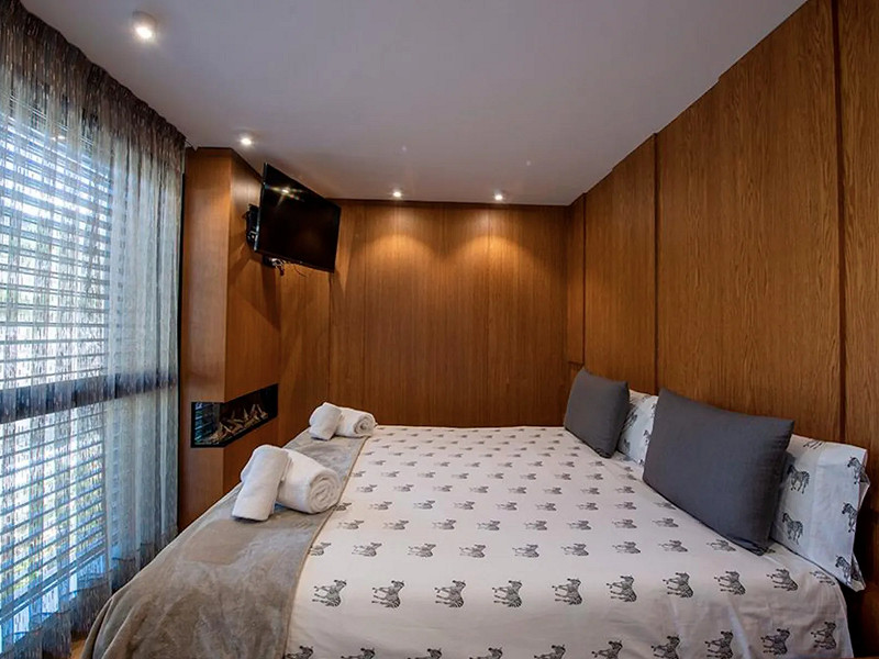 Spacious Apartment in Sant Pere del Tarter: Prime Investment Opportunity. Photo:  9