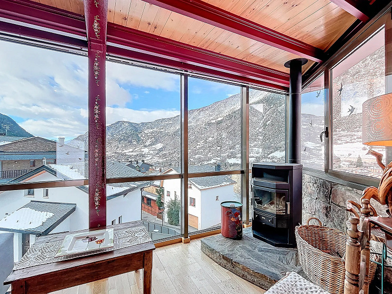 Spacious and Bright Home with Stunning Views in Les Bons, Encamp. Photo:  4