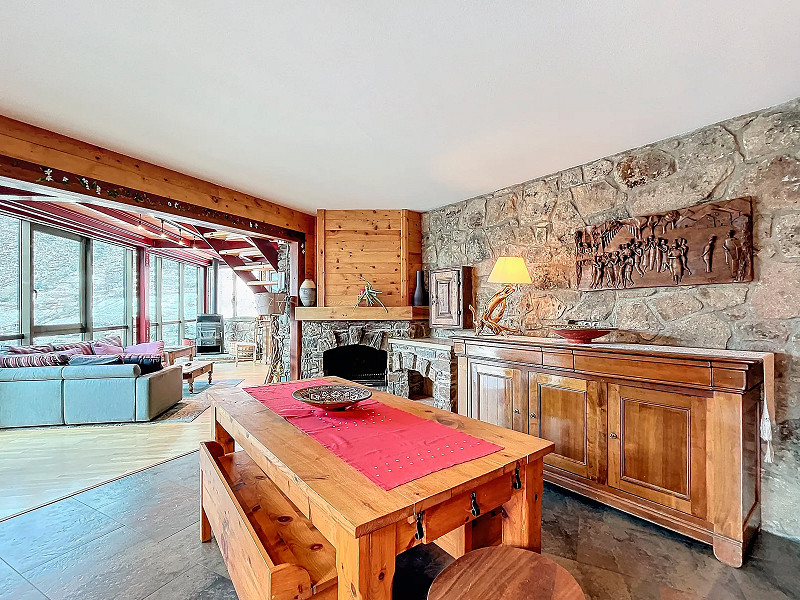 Spacious and Bright Home with Stunning Views in Les Bons, Encamp. Photo:  6