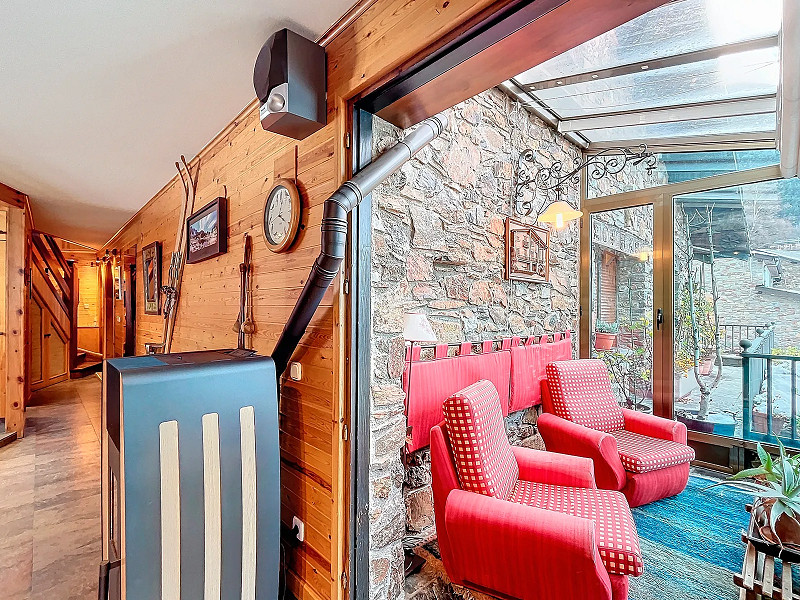 Spacious and Bright Home with Stunning Views in Les Bons, Encamp. Photo:  8